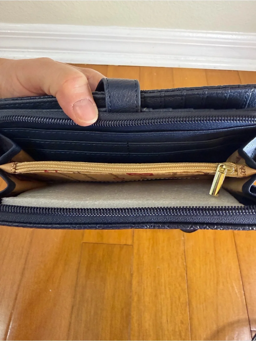 Stone Mountain Navy Blue Bonded Leather Floral Wristlet Wallet NWT